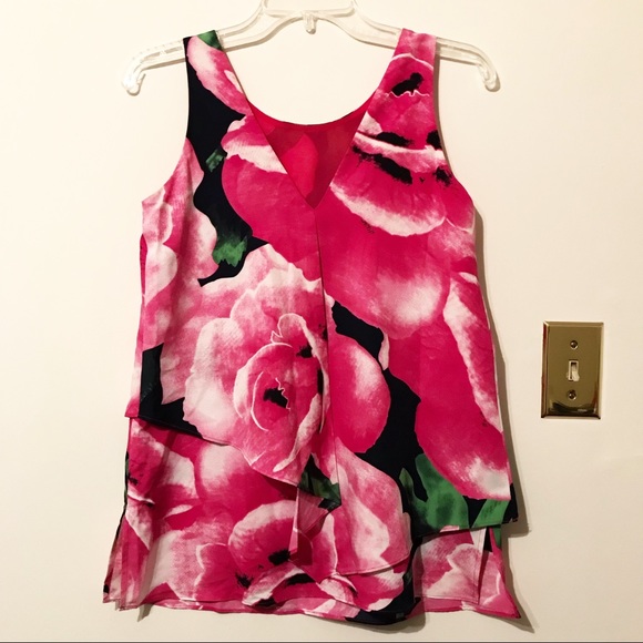 ✨Host Pick!✨ Cooper & Ella top. - Picture 2 of 2